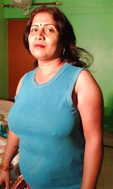 Desi Aunty Porn Pics: Nude Women in Free Sex Photos